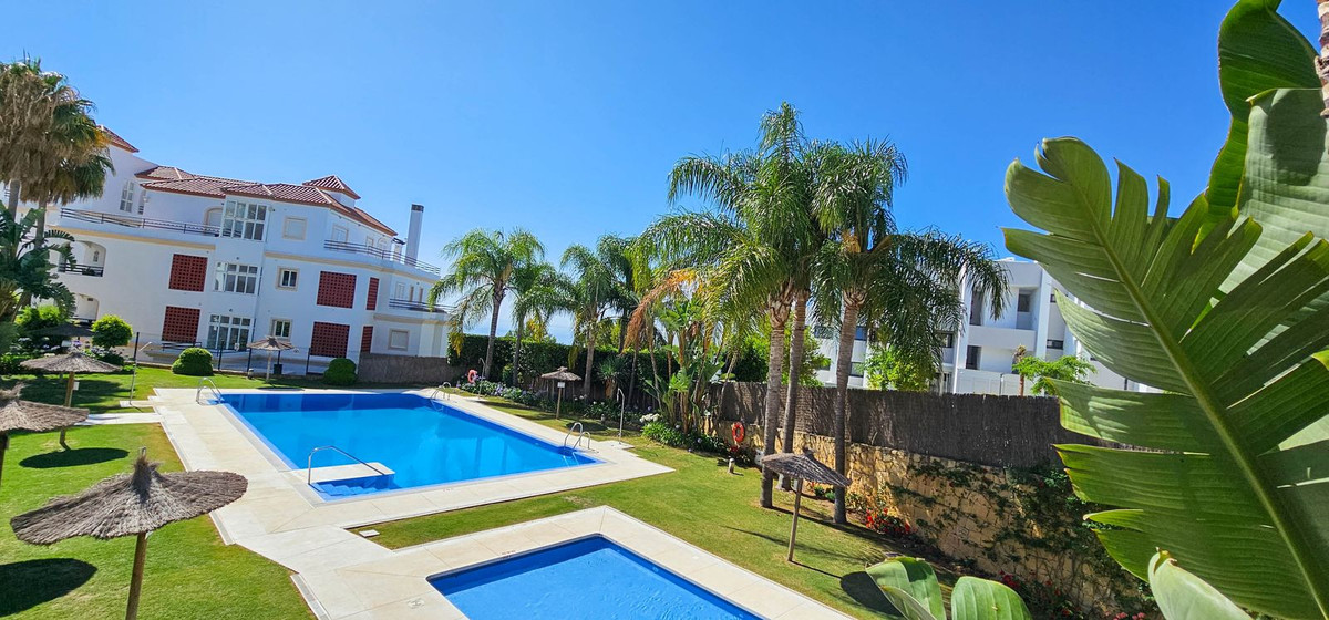 3 Bed, 2 Bath, ApartmentFor Sale, La Duquesa, Malaga