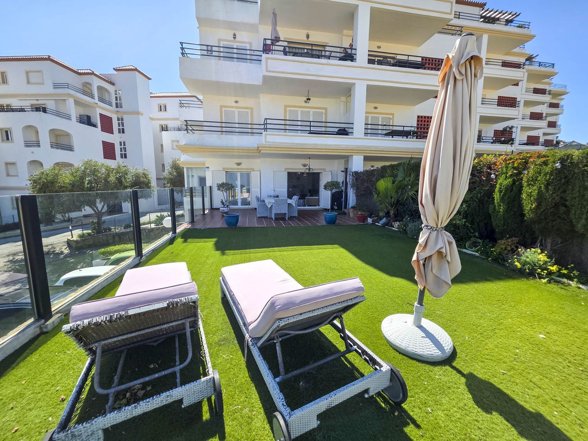 3 Bed, 2 Bath, ApartmentFor Sale, La Duquesa, Malaga