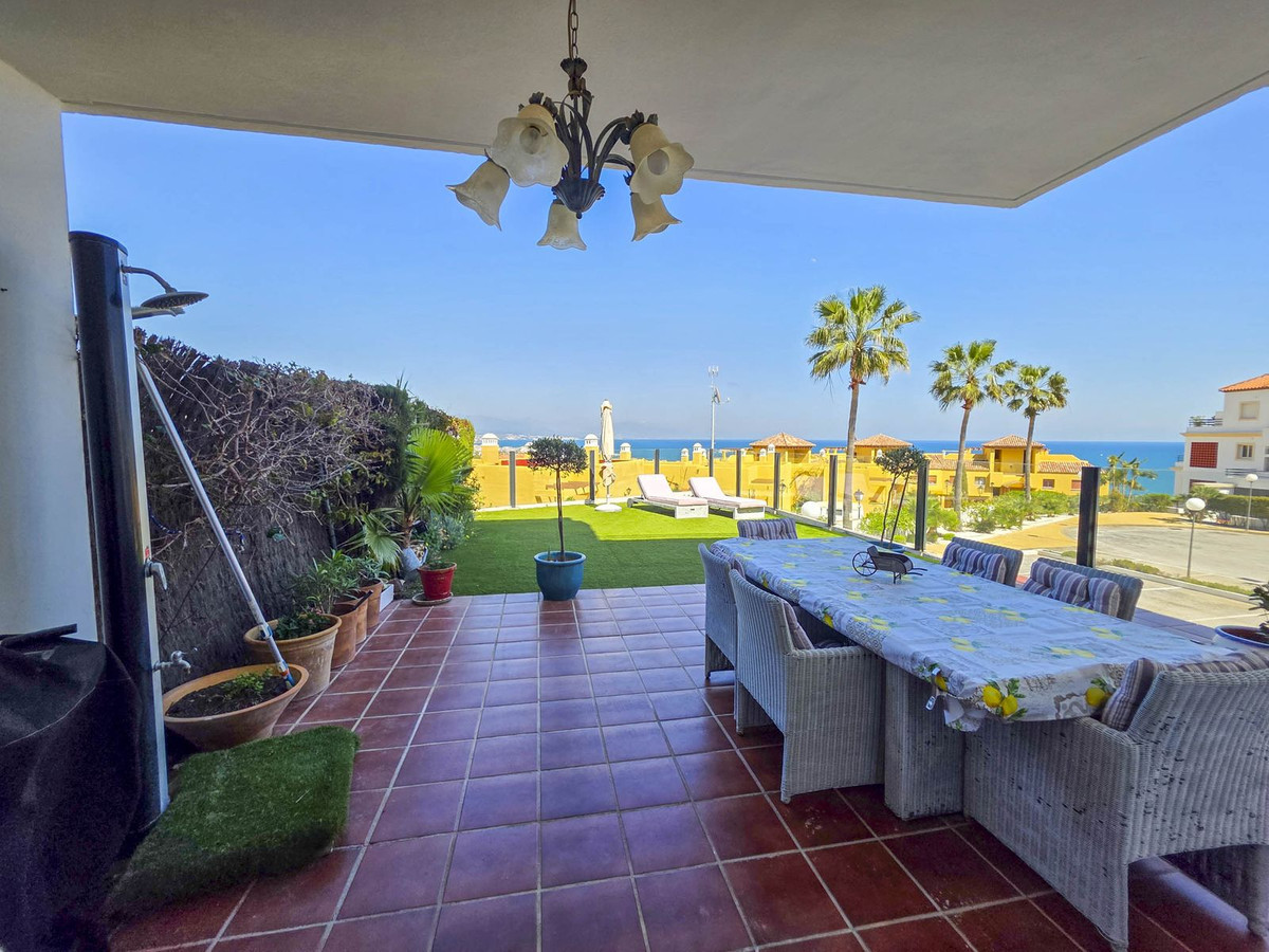 3 Bed, 2 Bath, ApartmentFor Sale, La Duquesa, Malaga