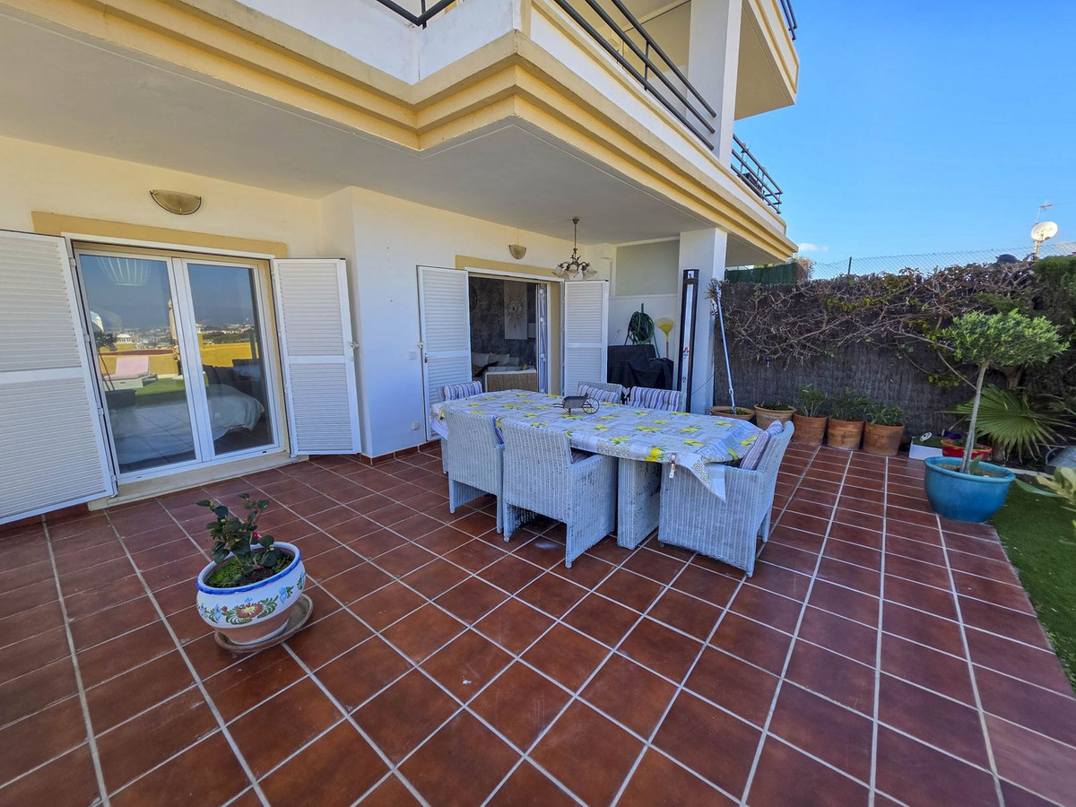 3 Bed, 2 Bath, ApartmentFor Sale, La Duquesa, Malaga
