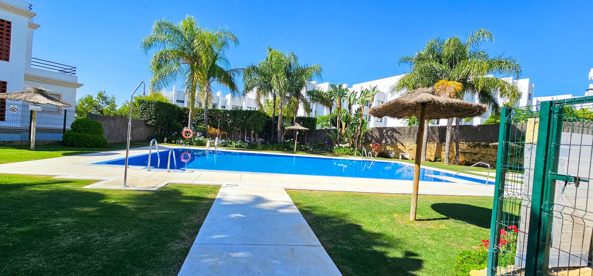 3 Bed, 2 Bath, ApartmentFor Sale, La Duquesa, Malaga