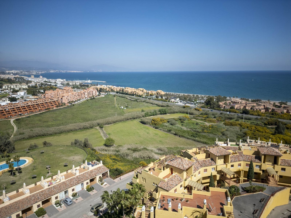 3 Bed, 2 Bath, ApartmentFor Sale, La Duquesa, Malaga
