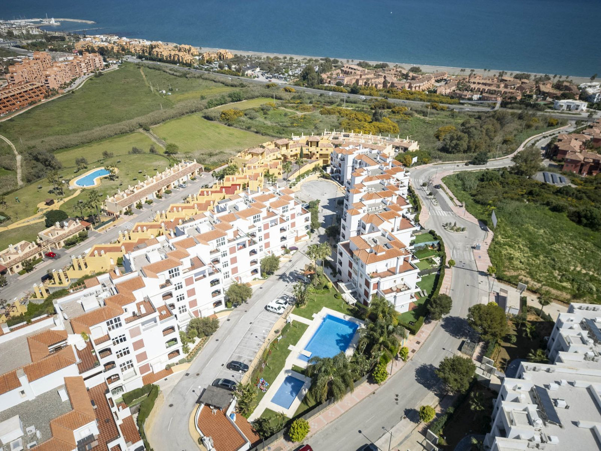 3 Bed, 2 Bath, ApartmentFor Sale, La Duquesa, Malaga