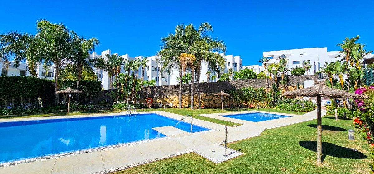 3 Bed, 2 Bath, ApartmentFor Sale, La Duquesa, Malaga