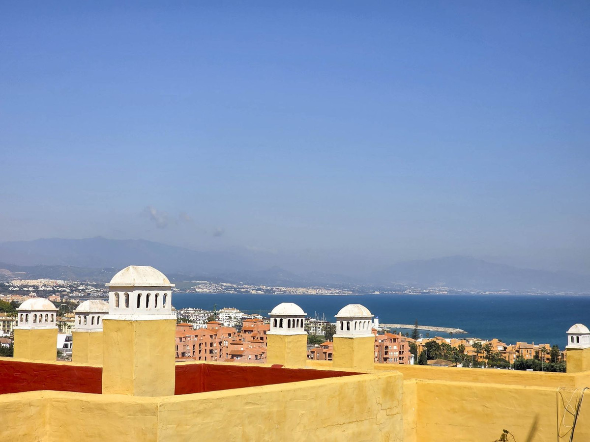 3 Bed, 2 Bath, ApartmentFor Sale, La Duquesa, Malaga