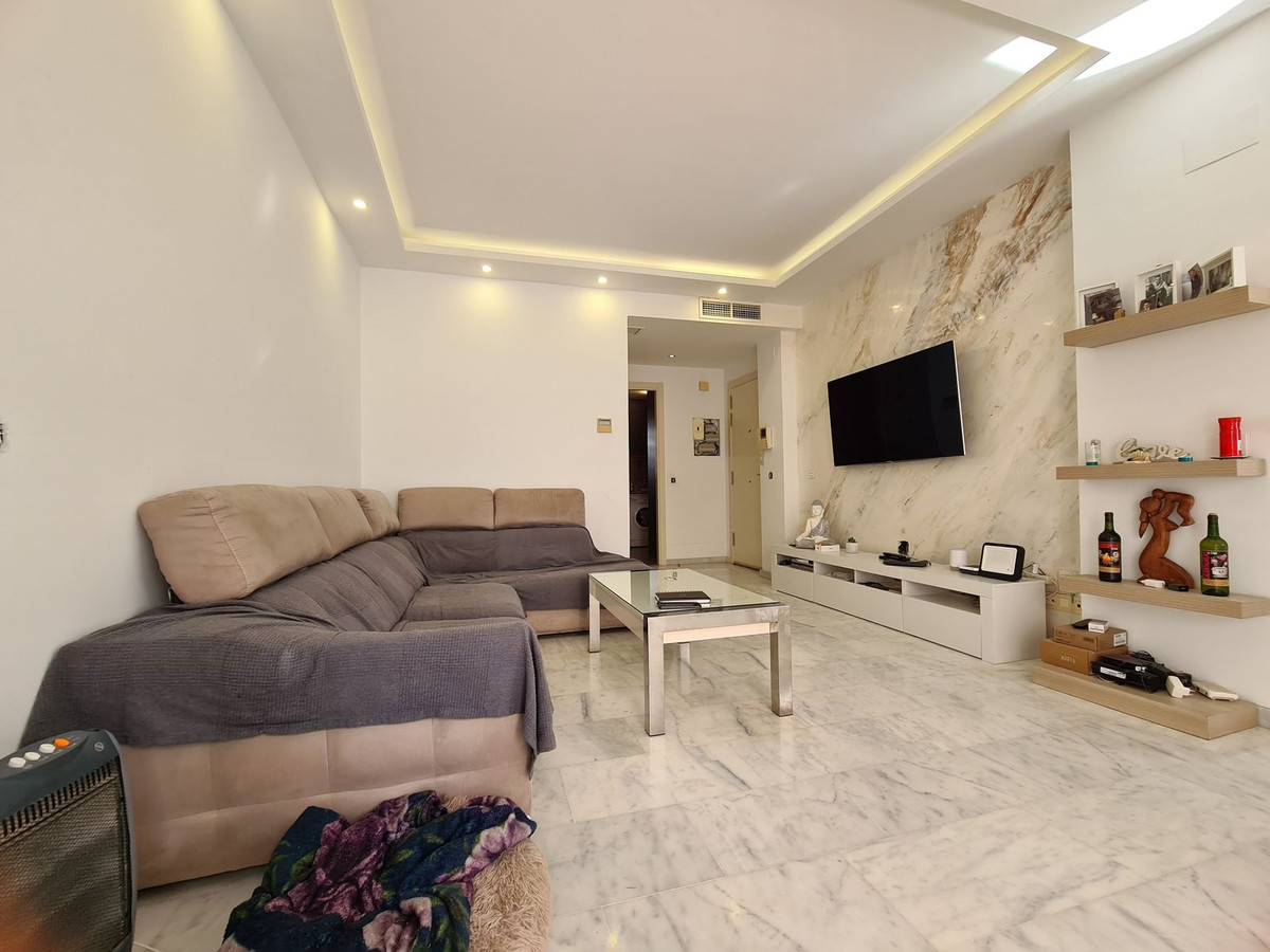 3 Bed, 2 Bath, ApartmentFor Sale, Estepona, Malaga