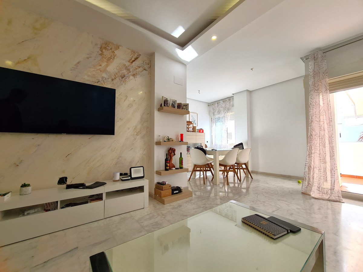 3 Bed, 2 Bath, ApartmentFor Sale, Estepona, Malaga