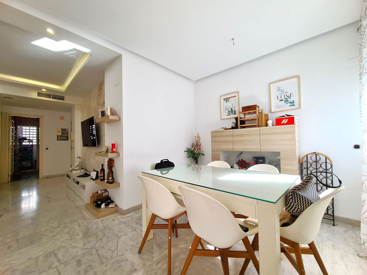 3 Bed, 2 Bath, ApartmentFor Sale, Estepona, Malaga