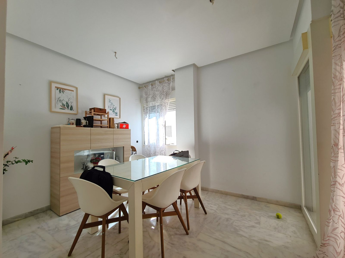 3 Bed, 2 Bath, ApartmentFor Sale, Estepona, Malaga