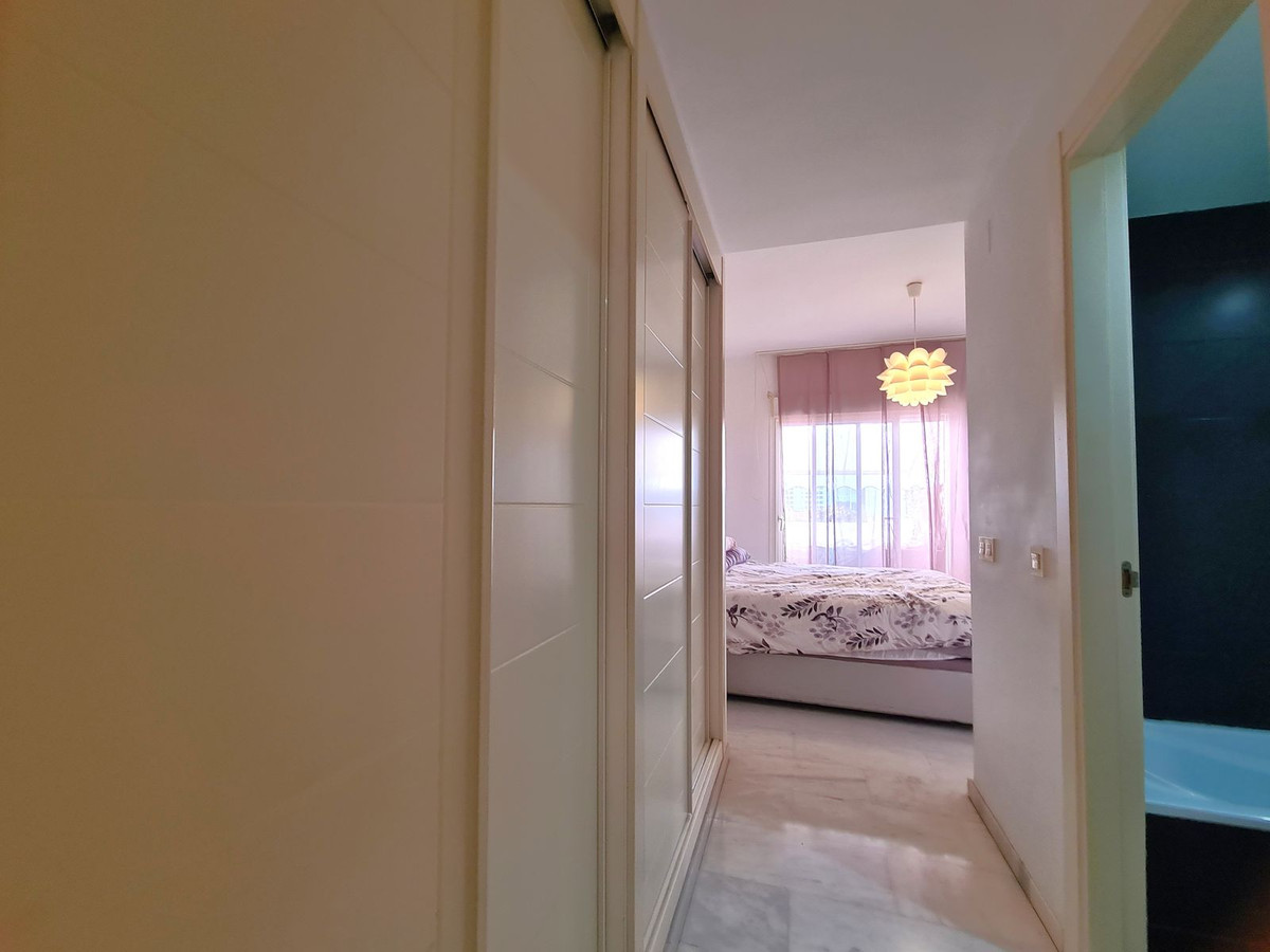 3 Bed, 2 Bath, ApartmentFor Sale, Estepona, Malaga