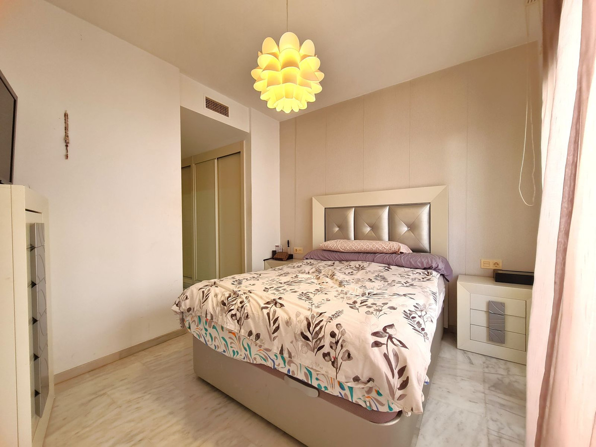 3 Bed, 2 Bath, ApartmentFor Sale, Estepona, Malaga