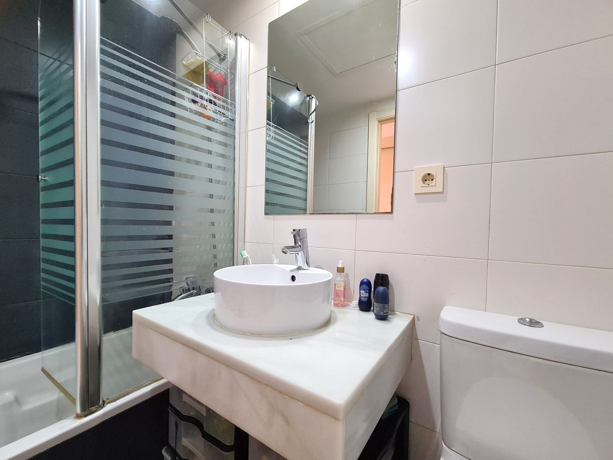 3 Bed, 2 Bath, ApartmentFor Sale, Estepona, Malaga