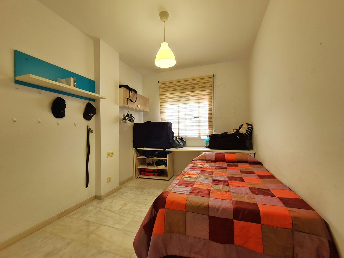 3 Bed, 2 Bath, ApartmentFor Sale, Estepona, Malaga
