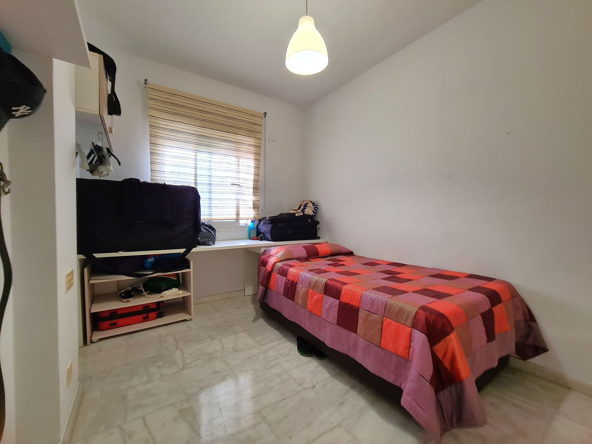 3 Bed, 2 Bath, ApartmentFor Sale, Estepona, Malaga