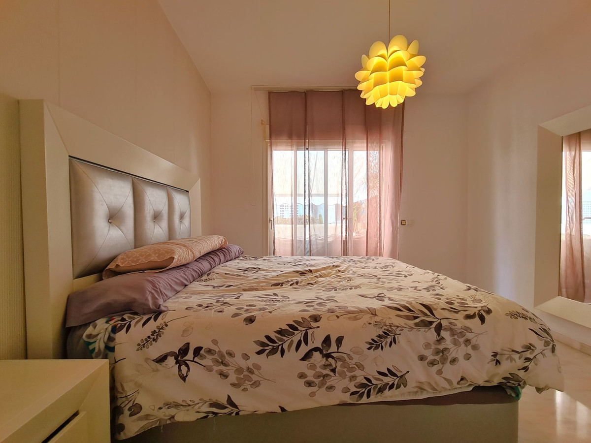 3 Bed, 2 Bath, ApartmentFor Sale, Estepona, Malaga