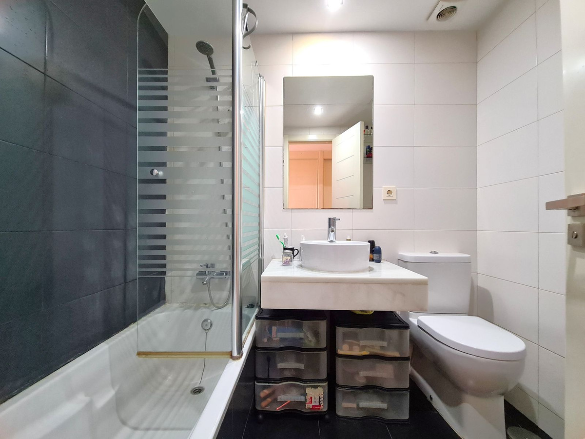 3 Bed, 2 Bath, ApartmentFor Sale, Estepona, Malaga