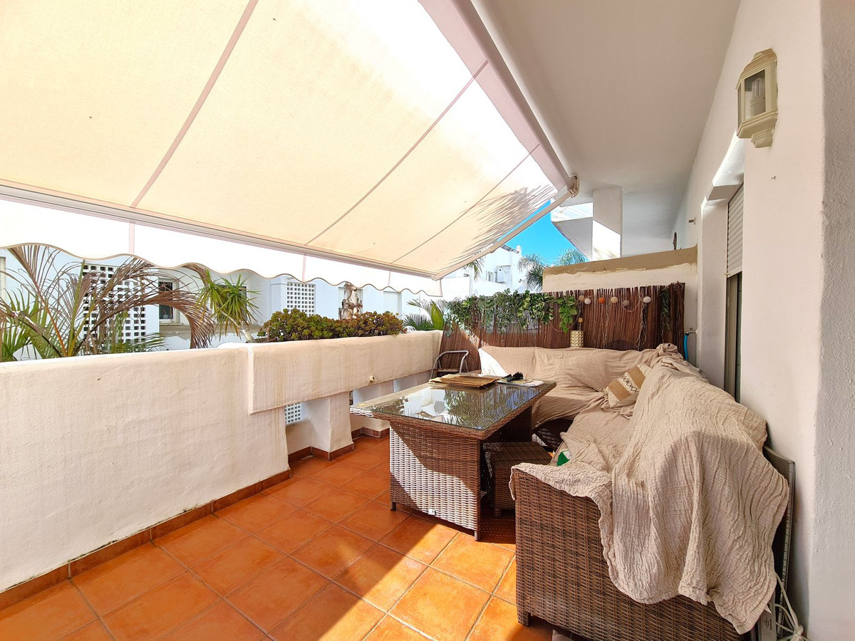 3 Bed, 2 Bath, ApartmentFor Sale, Estepona, Malaga