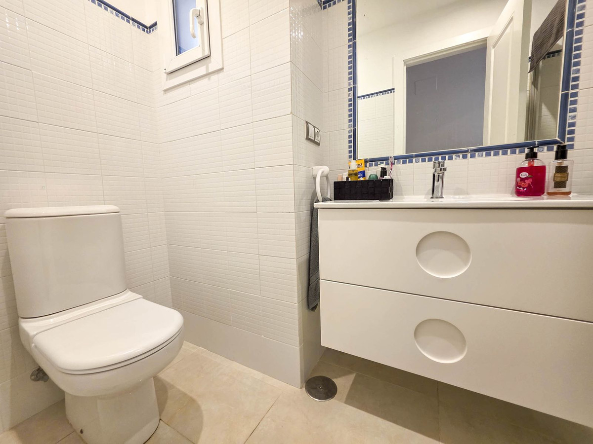 2 Bed, 2 Bath, ApartmentFor Sale, San Luis de Sabinillas, Malaga