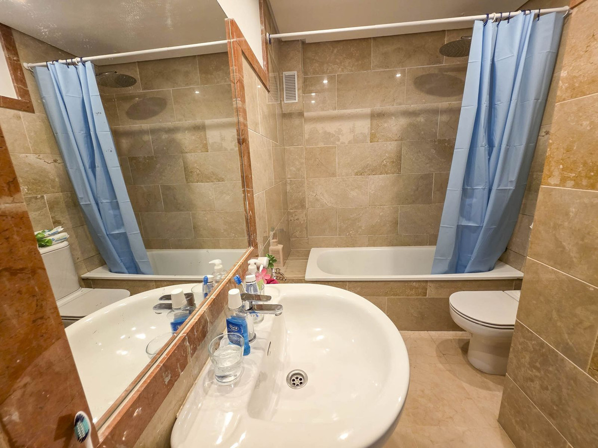 2 Bed, 2 Bath, ApartmentFor Sale, San Luis de Sabinillas, Malaga