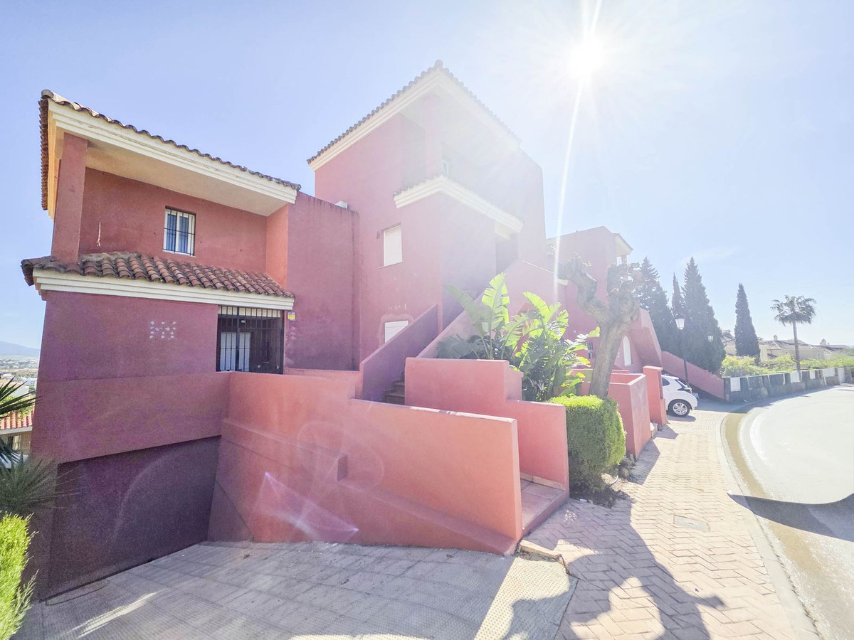 3 Bed, 2 Bath, ApartmentFor Sale, La Duquesa, Malaga