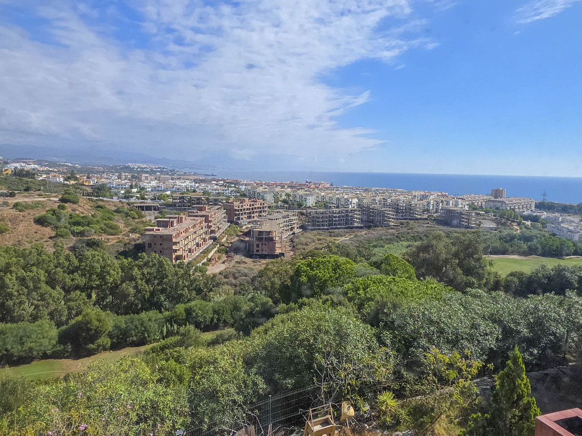 3 Bed, 2 Bath, ApartmentFor Sale, La Duquesa, Malaga