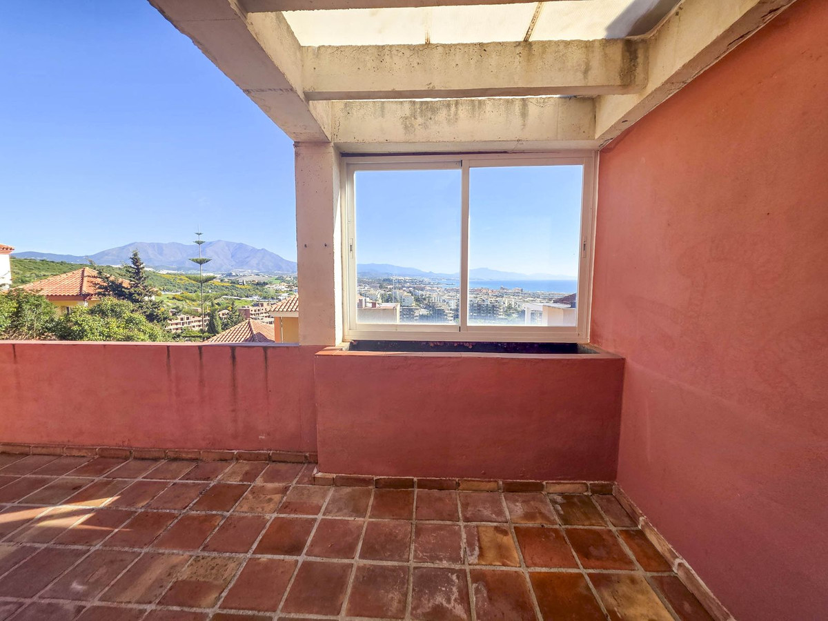 3 Bed, 2 Bath, ApartmentFor Sale, La Duquesa, Malaga