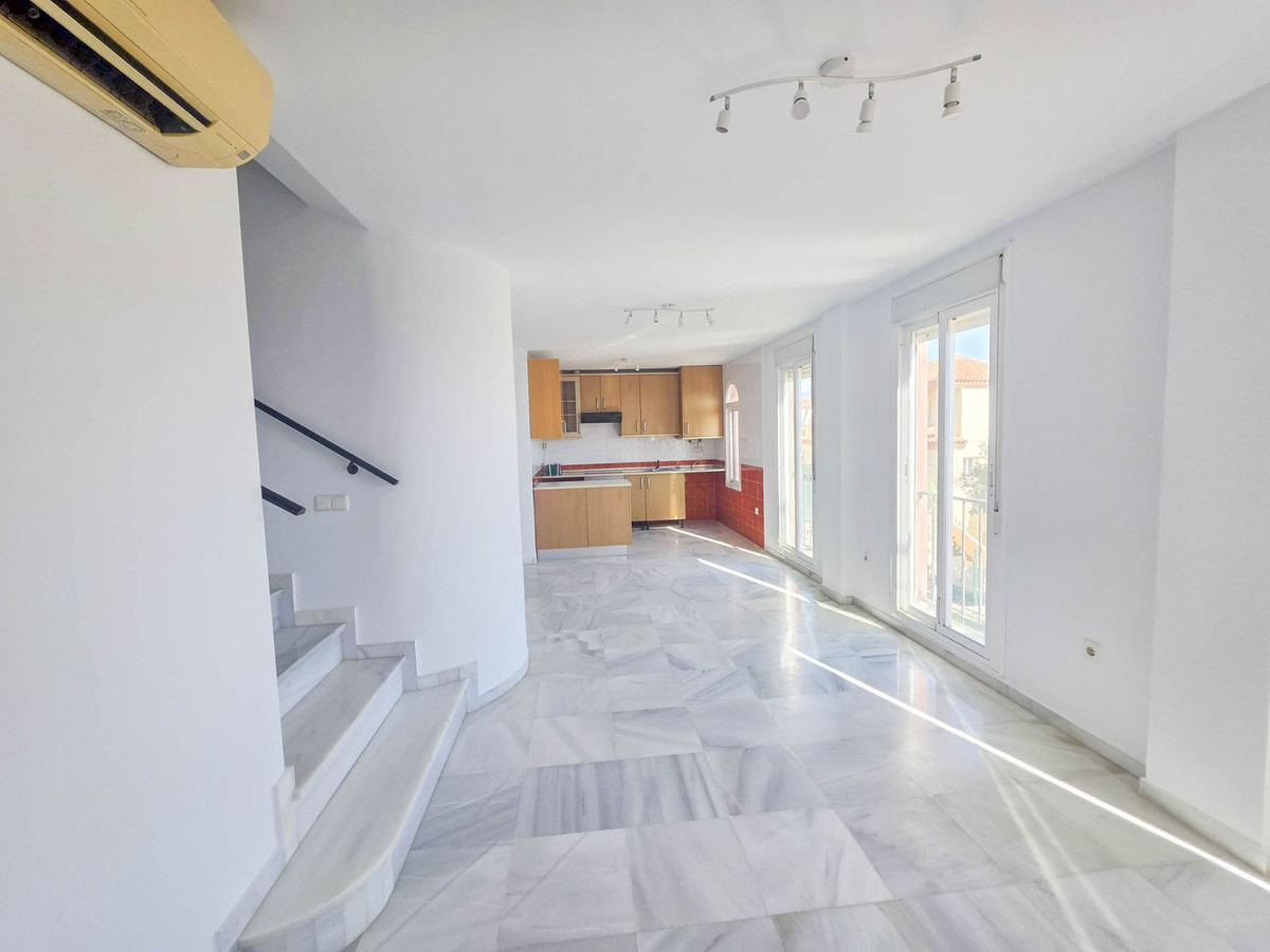 3 Bed, 2 Bath, ApartmentFor Sale, La Duquesa, Malaga