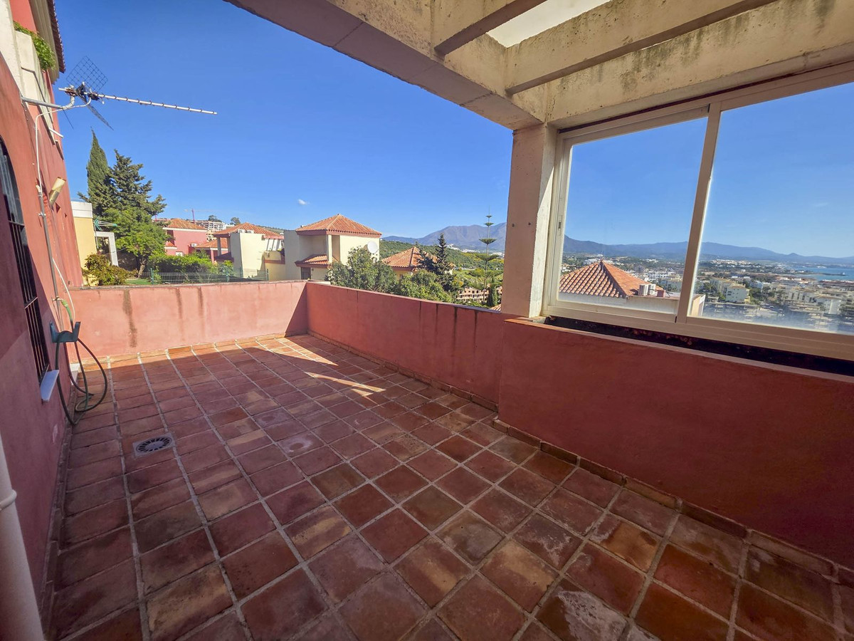 3 Bed, 2 Bath, ApartmentFor Sale, La Duquesa, Malaga