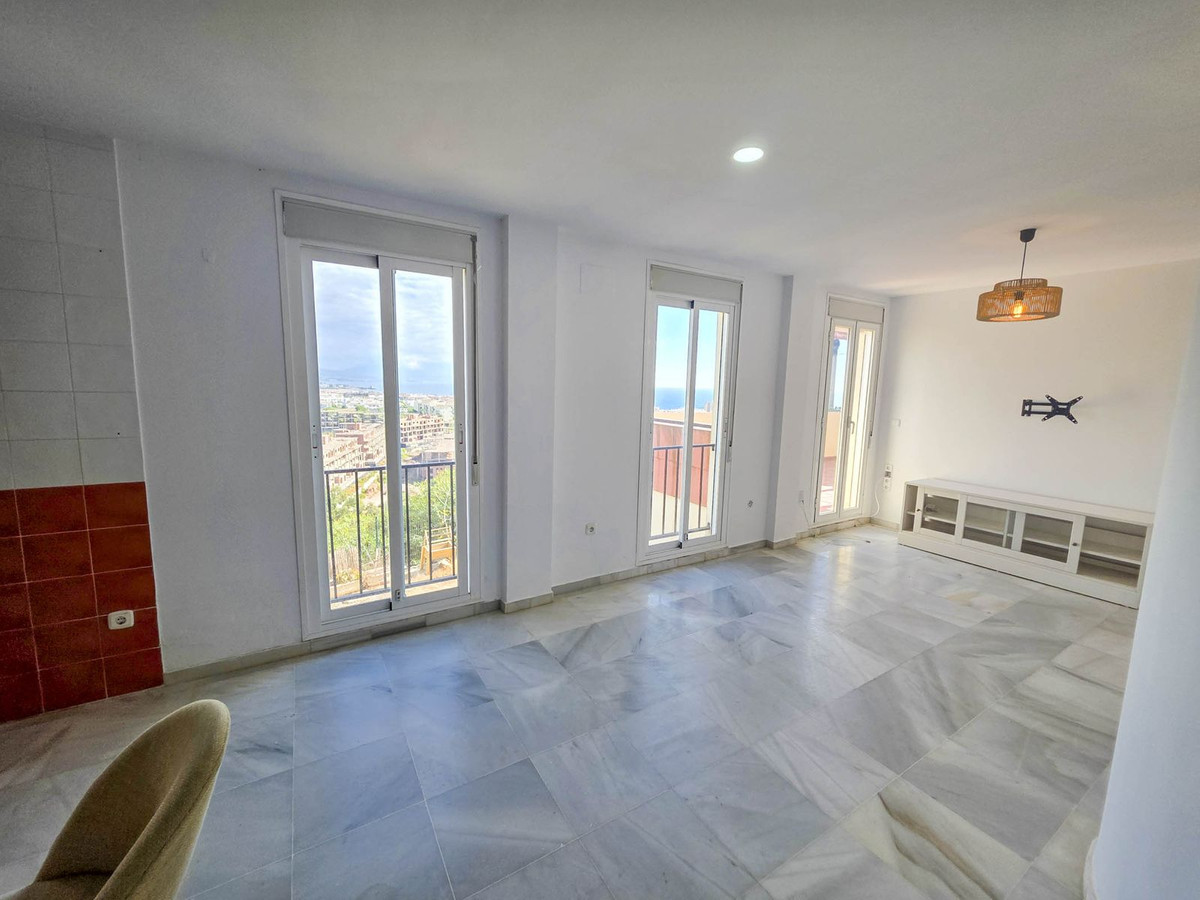 3 Bed, 2 Bath, ApartmentFor Sale, La Duquesa, Malaga