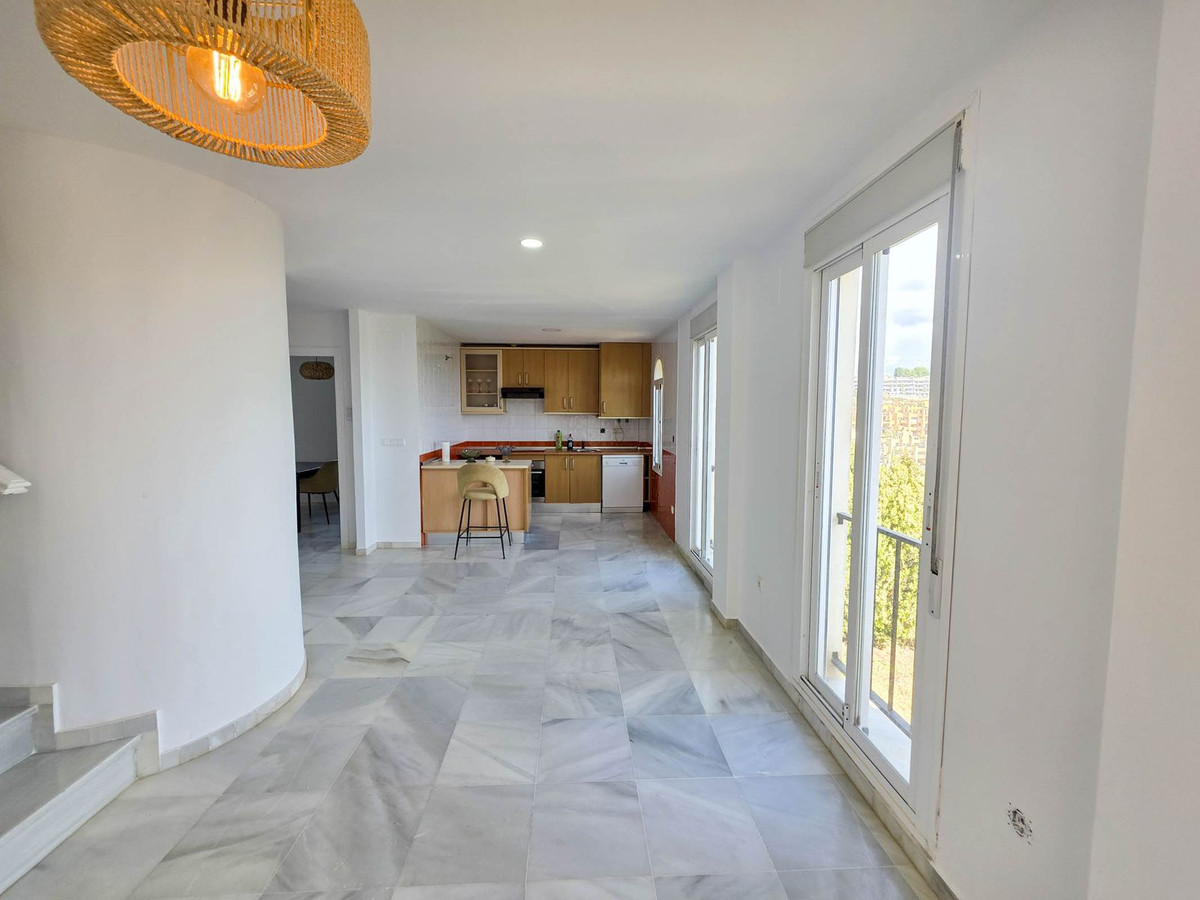 3 Bed, 2 Bath, ApartmentFor Sale, La Duquesa, Malaga
