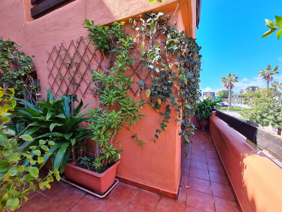 1 Bed, 1 Bath, ApartmentFor Sale, Estepona, Malaga