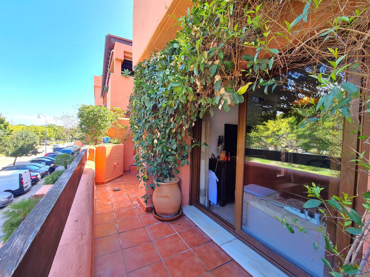 1 Bed, 1 Bath, ApartmentFor Sale, Estepona, Malaga