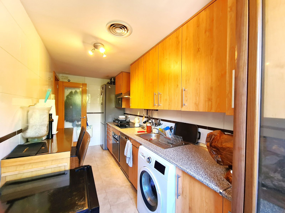 1 Bed, 1 Bath, ApartmentFor Sale, Estepona, Malaga