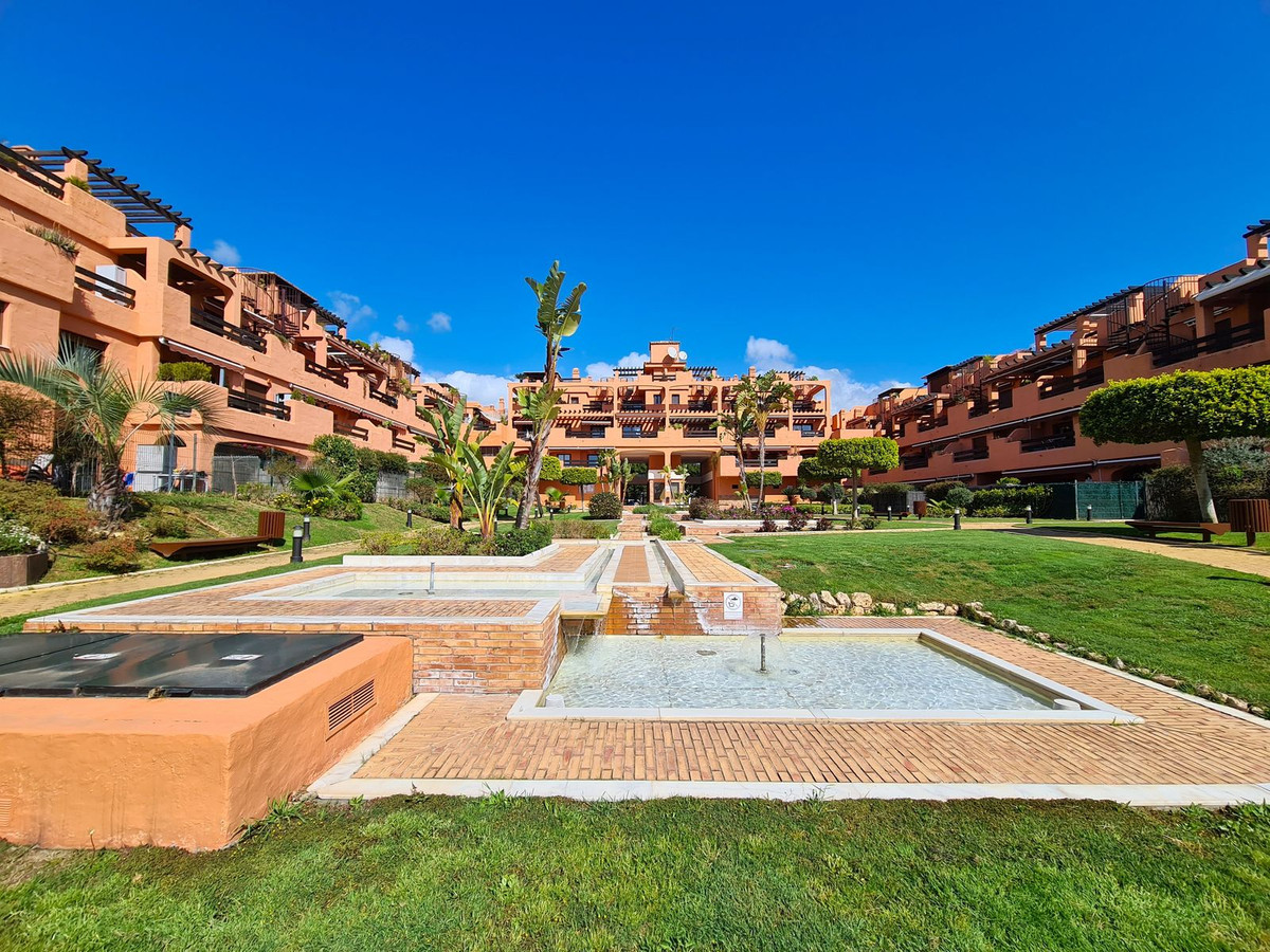 1 Bed, 1 Bath, ApartmentFor Sale, Estepona, Malaga