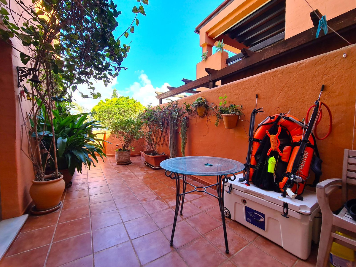 1 Bed, 1 Bath, ApartmentFor Sale, Estepona, Malaga