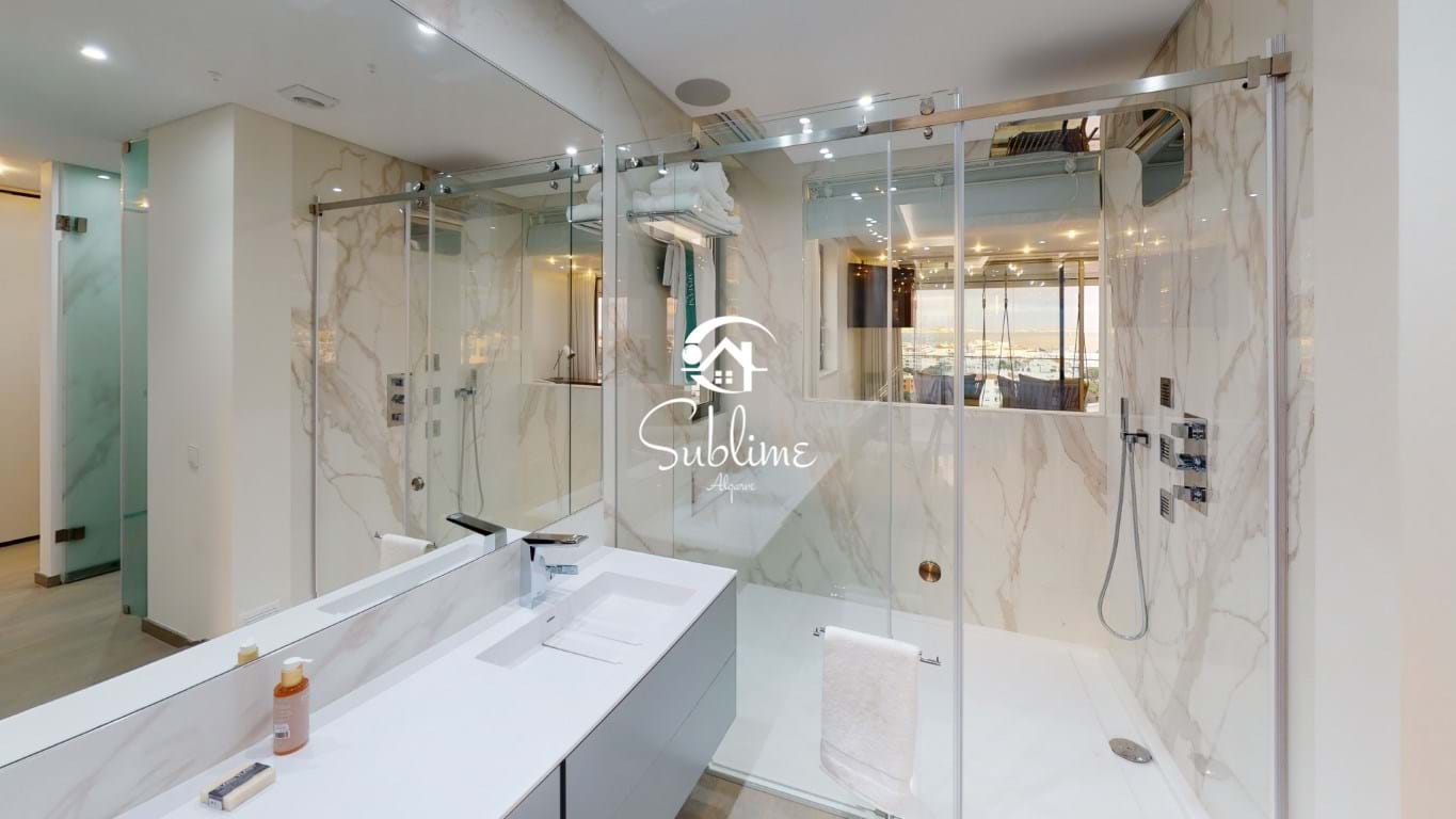 5 Bed, 3 Bath, ApartmentFor Sale, Lagos, Faro, 8600-776