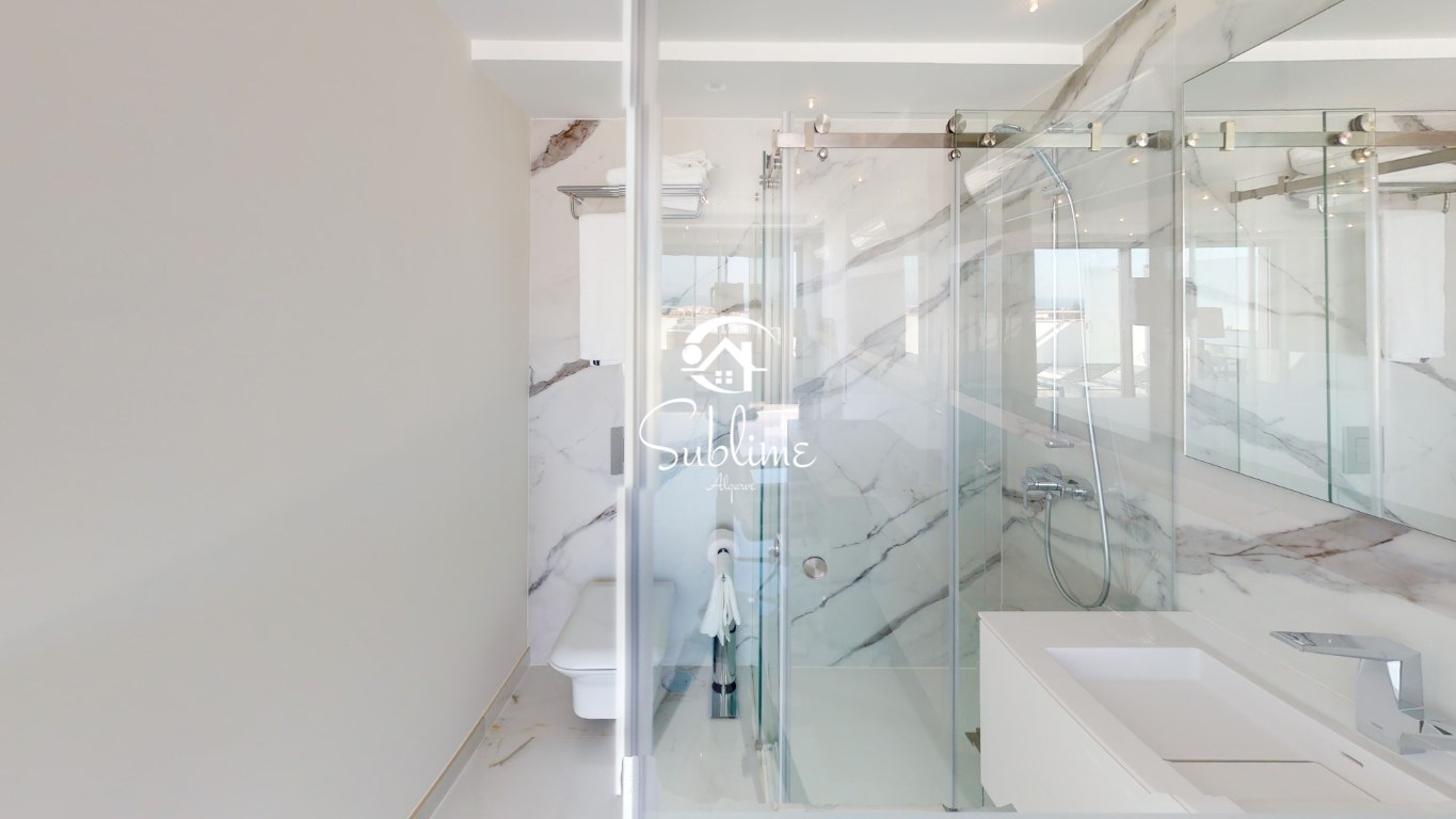 5 Bed, 3 Bath, ApartmentFor Sale, Lagos, Faro, 8600-776