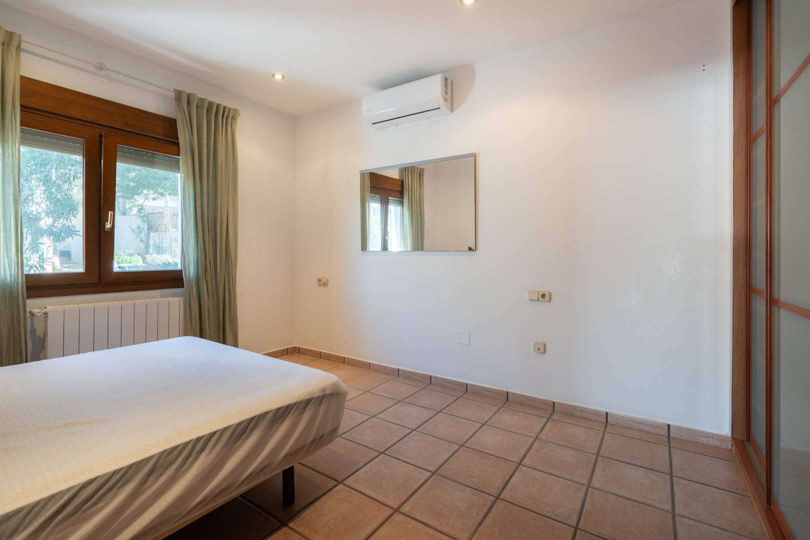 3 Bed, 2 Bath, HouseFor Sale