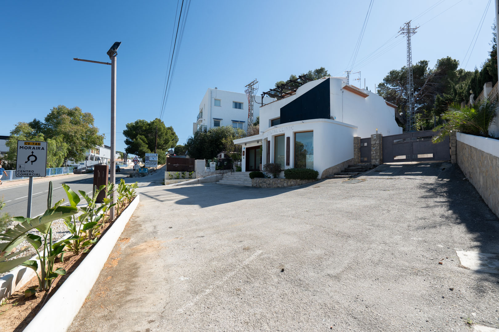 3 Bed, 2 Bath, HouseFor Sale