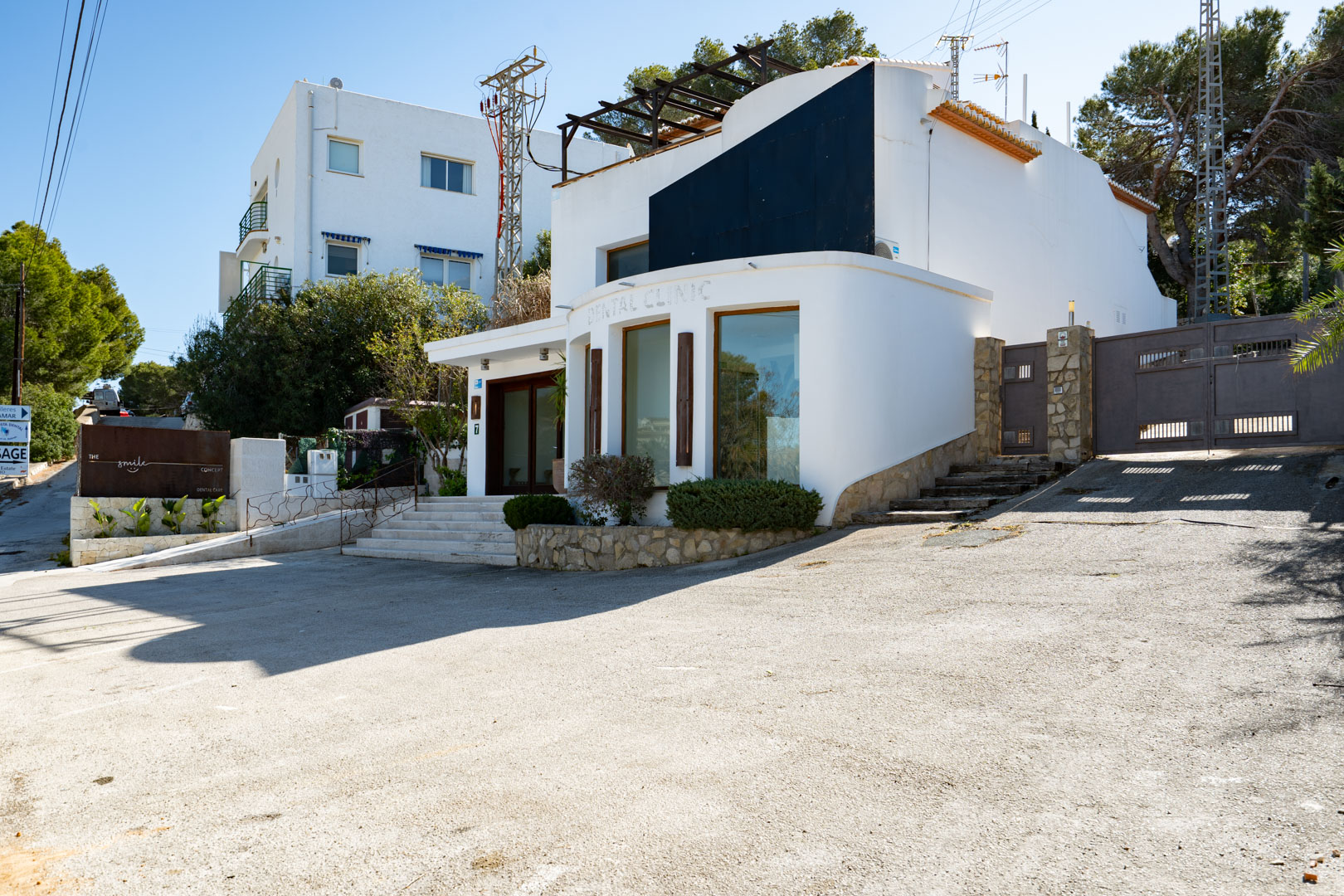 3 Bed, 2 Bath, HouseFor Sale