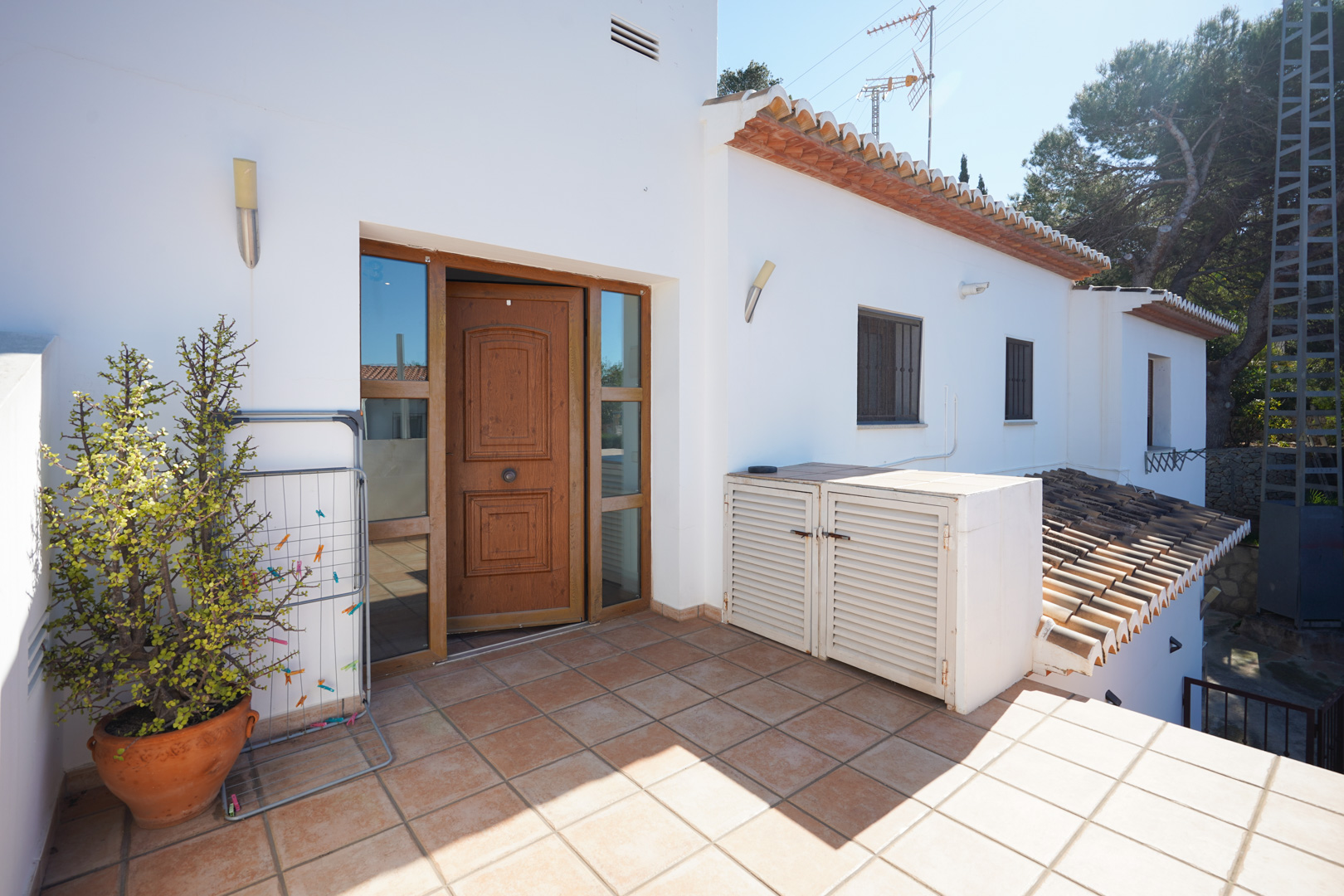 3 Bed, 2 Bath, HouseFor Sale