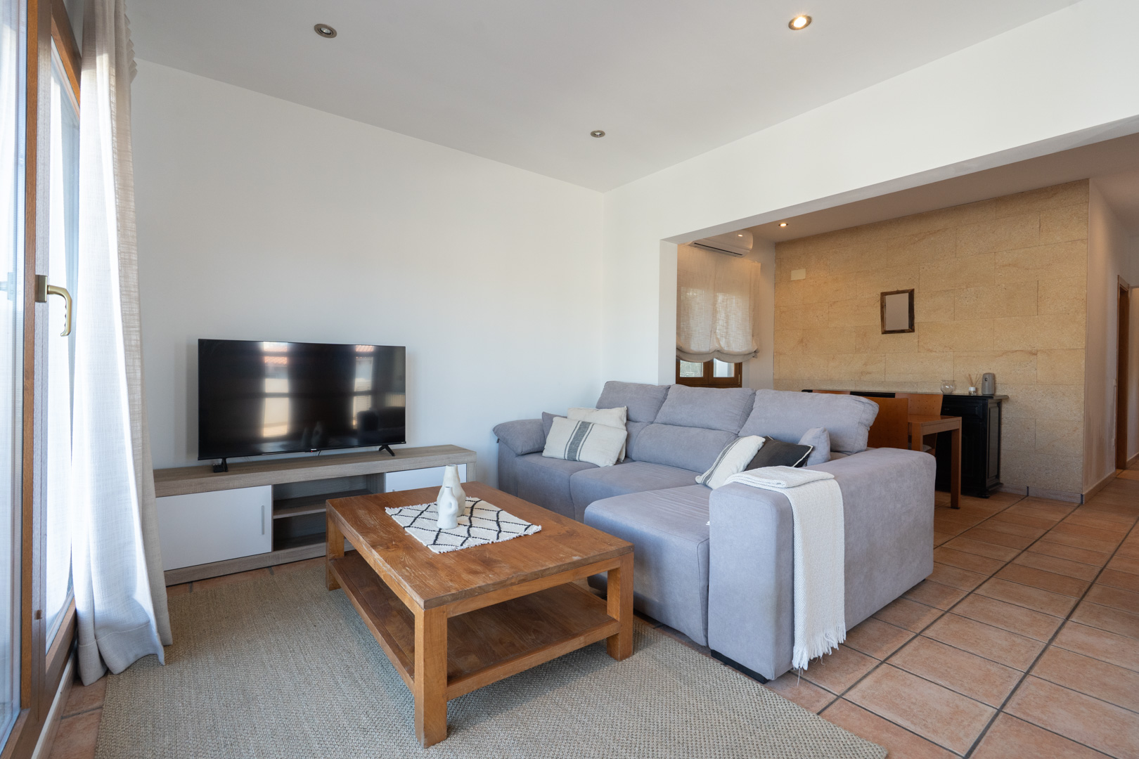 3 Bed, 2 Bath, HouseFor Sale