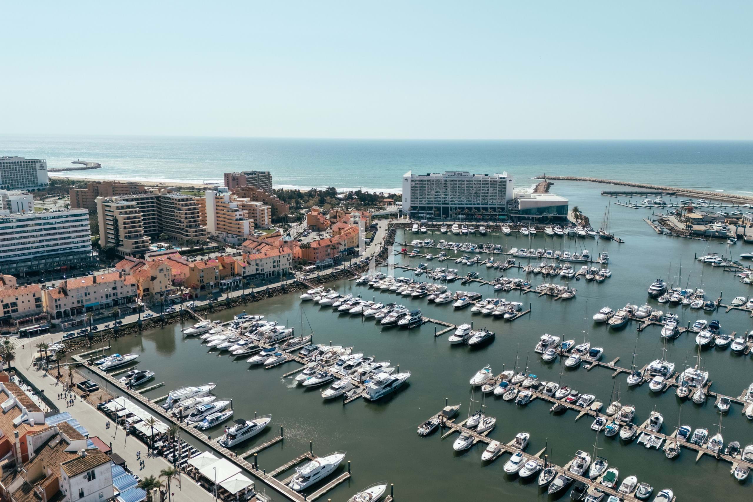 1 Bed, 2 Bath, ApartmentFor Sale, Loulé, Faro, 8125-428