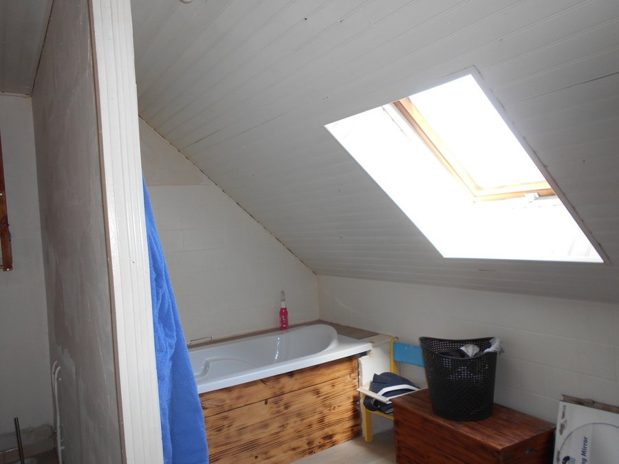 3 Bed, 1.5 Bath, HouseFor Sale, Neuilly-le-Vendin, Pays-de-la-Loire, 53250