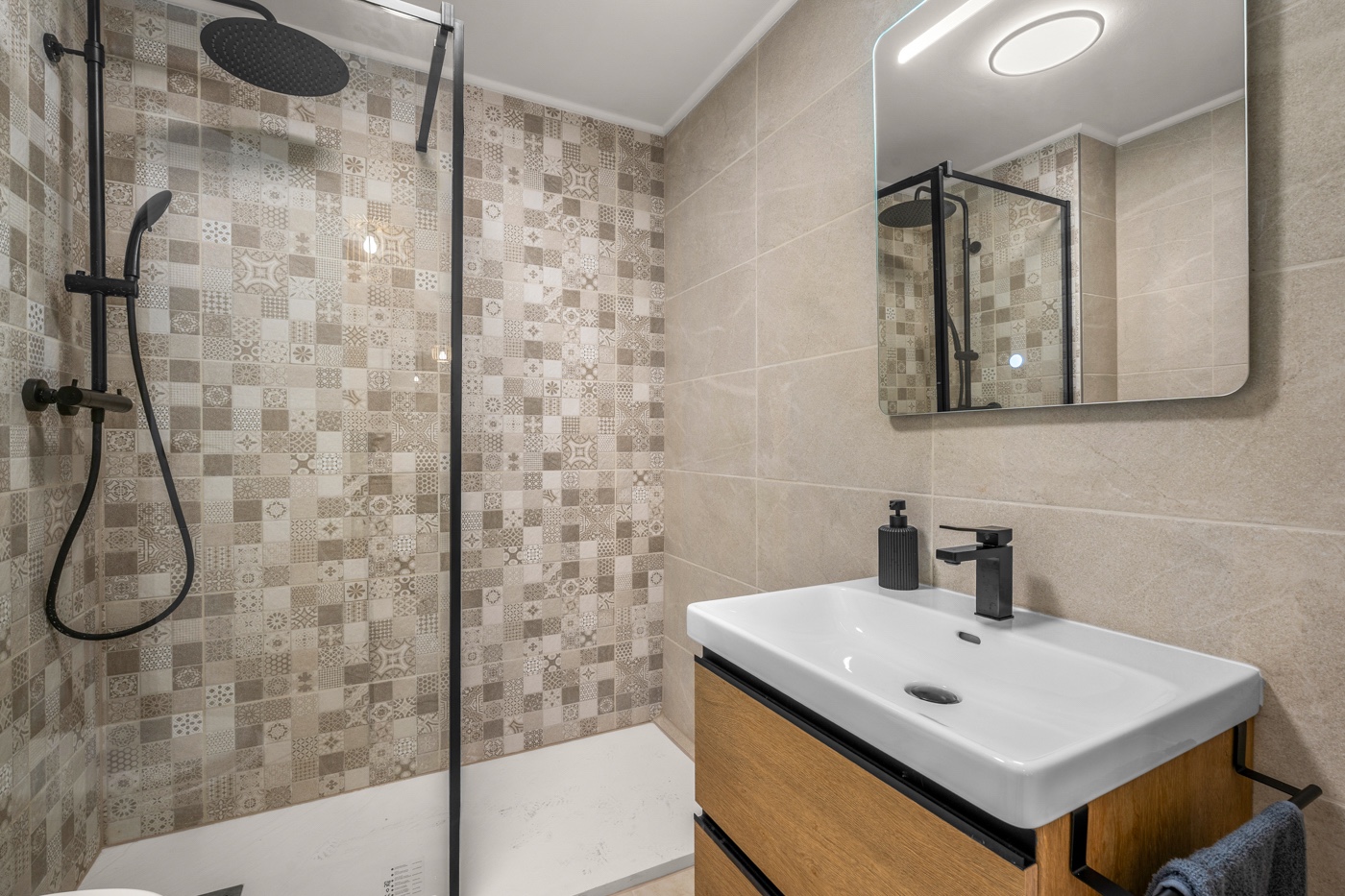 3 Bed, 2 Bath, ApartmentFor Sale, Torrevieja, Alicante