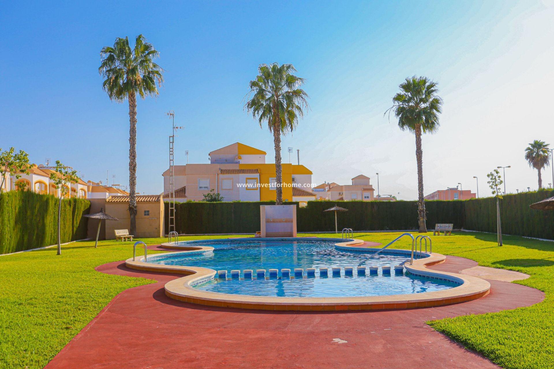 2 Bed, 1 Bath, HouseFor Sale, Torrevieja, Alicante