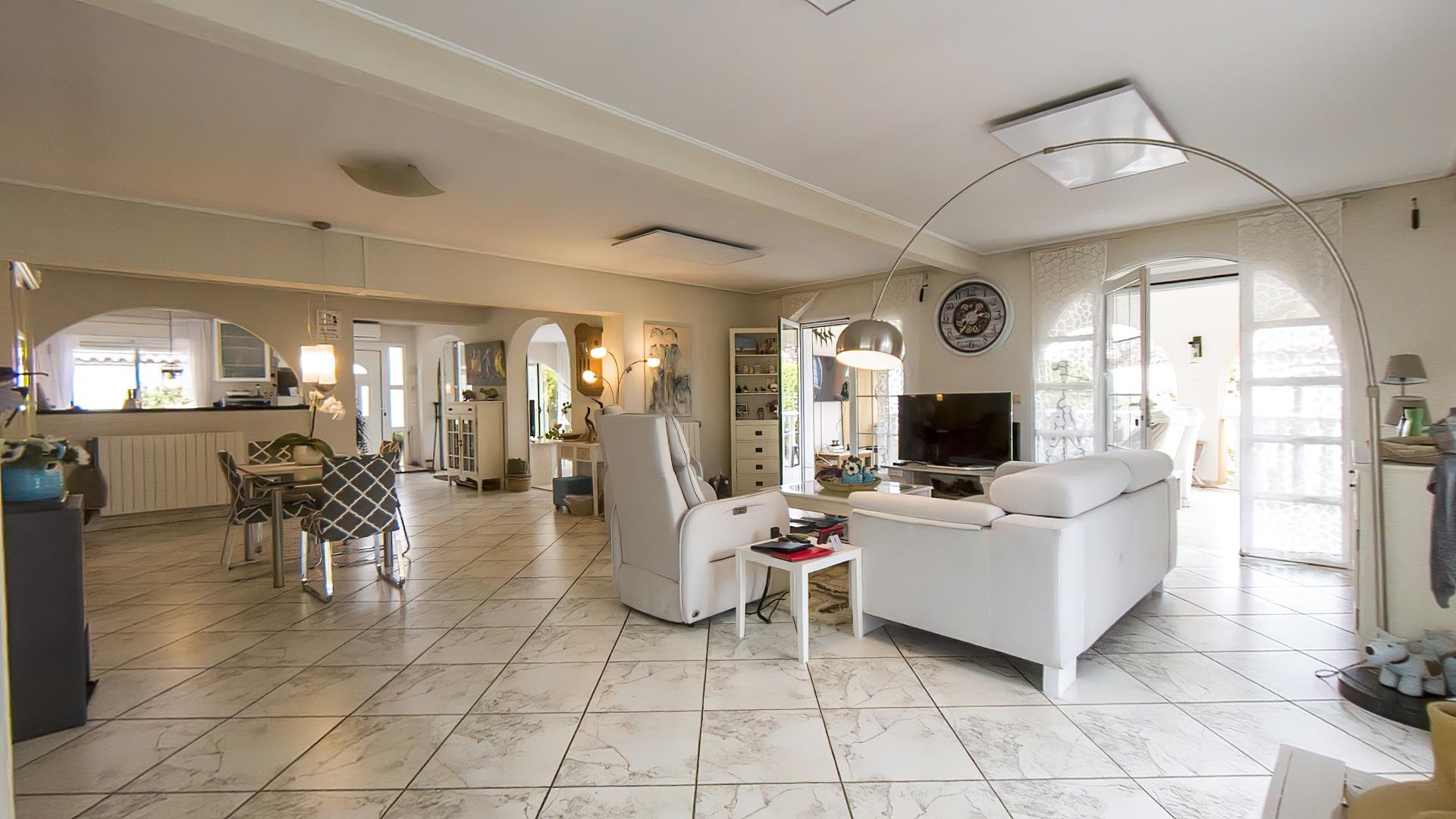 3 Bed, 3 Bath, HouseFor Sale, Torrevieja, Alicante