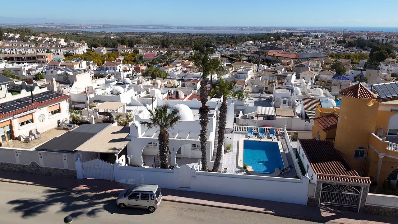 2 Bed, 2 Bath, HouseFor Sale, Villamartin, Alicante