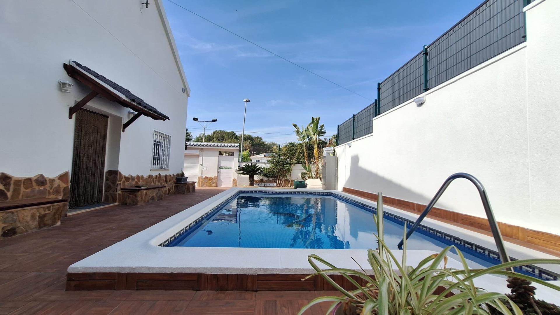 4 Bed, 3 Bath, HouseFor Sale, Torrevieja, Alicante
