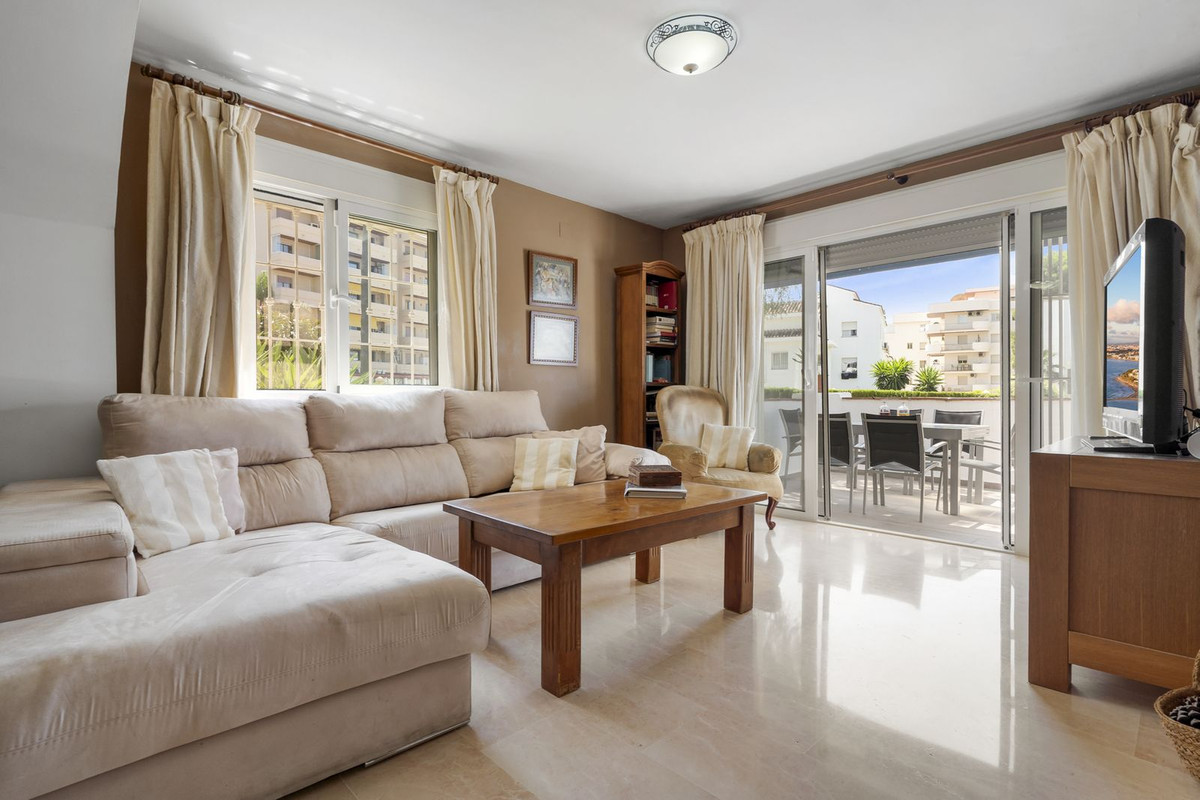3 Bed, 3 Bath, ApartmentFor Sale, Nueva Andalucia, Malaga